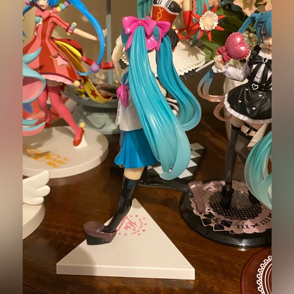 Hatsune Miku 16th Anniversary Luminasta KEI ver. SEGA Figure - Picture 4 of 11